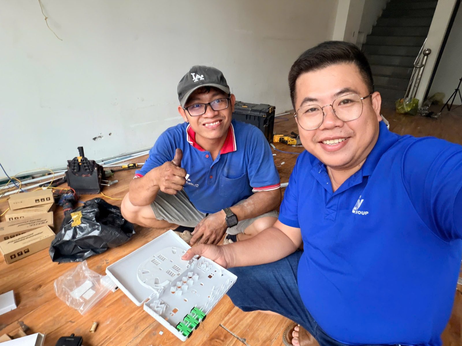 Gặp nhau mừng lắm